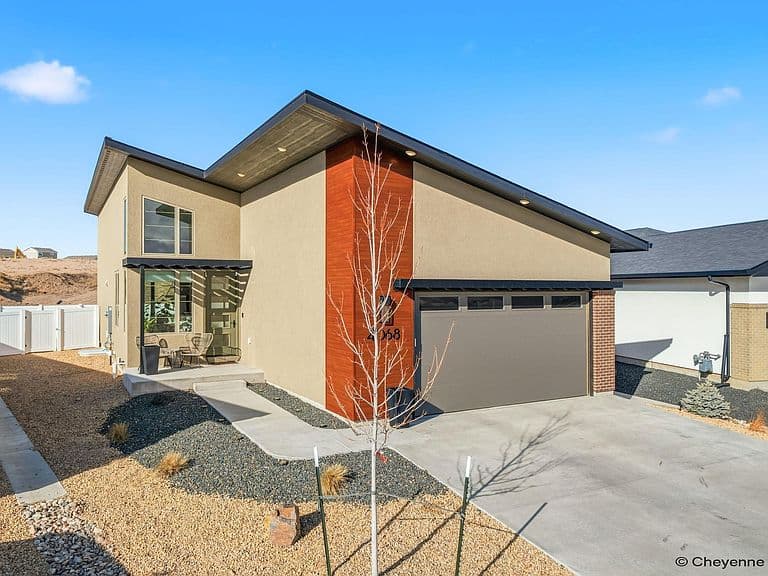 4068 Saddleback Ln photo 2