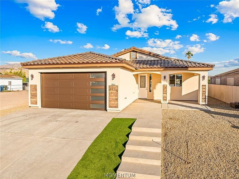 811 Palo Verde Drive photo 1