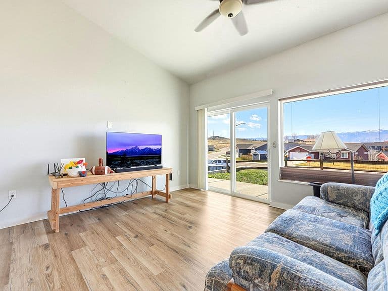 1233 E Woodland Park Rd photo 5