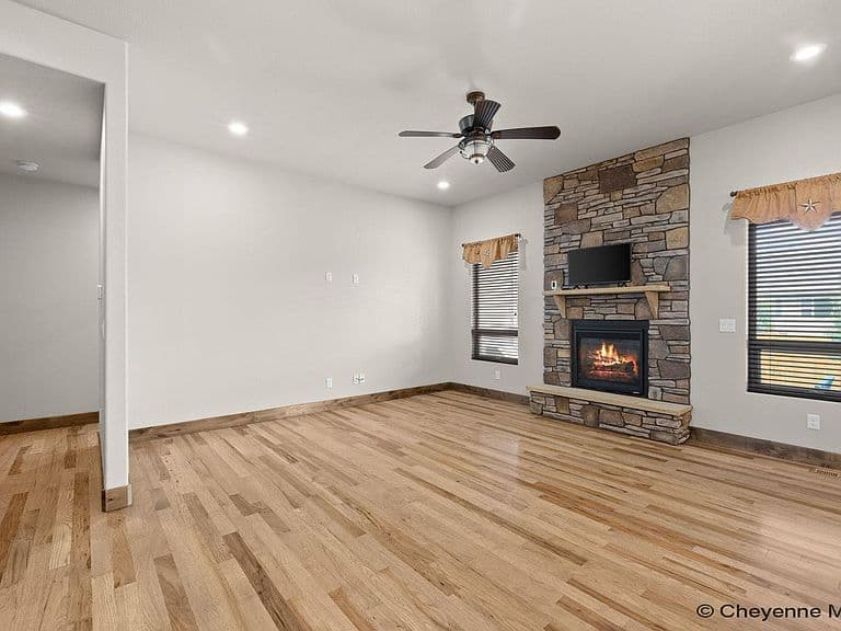 5825 Indigo Dr photo 5