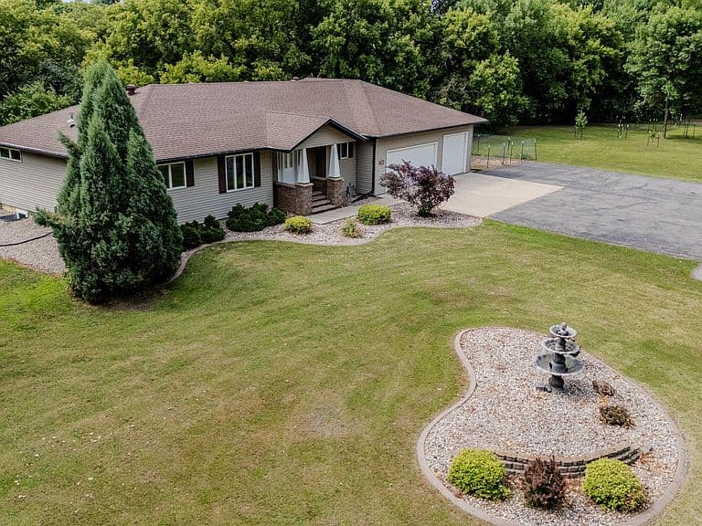 6409 County Road 17 S photo 3