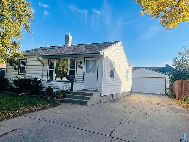 1405 W Thompson Dr photo 2