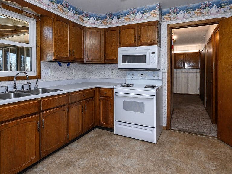 817 5th Ave photo 3