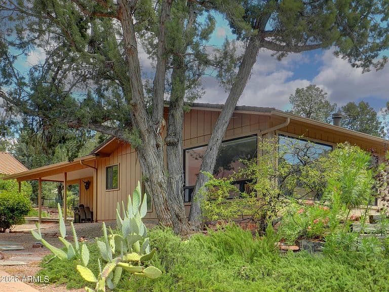 550 BARCELONA Road photo 1