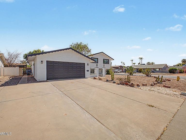 1403 E MINTON Drive photo 3