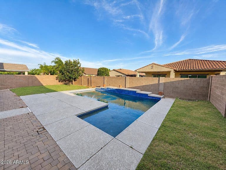 18579 W PIERSON Street photo 5