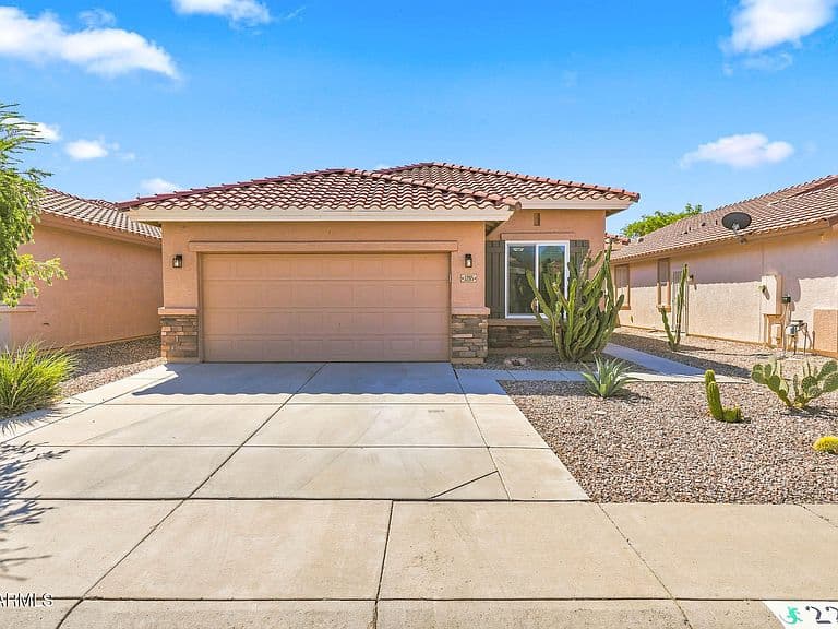 22915 W ARROW Drive photo 1