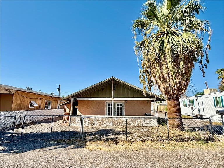 210 Riverwood Lane photo 1