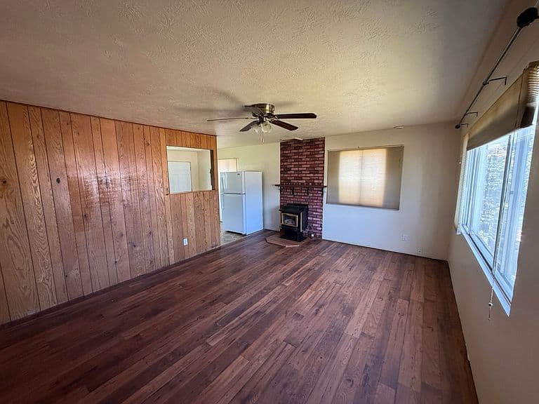 411 Cooper Ln photo 3