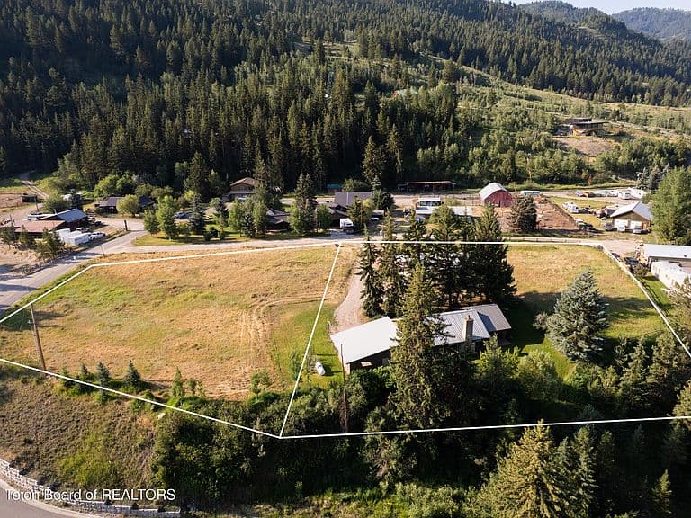 1805 E River Dr photo 1