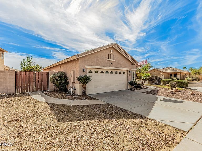 4051 W Desert Hollow Dr photo 5