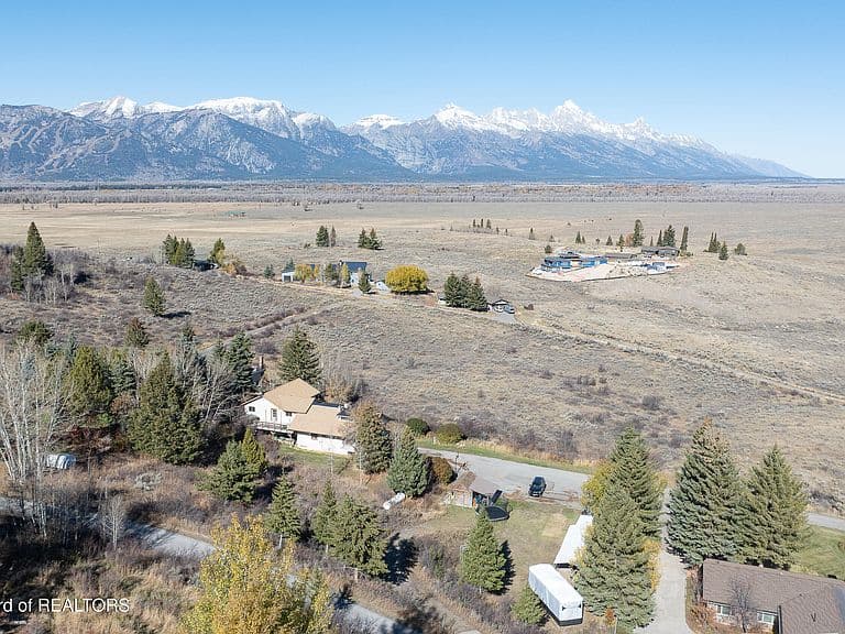1120 E Park View Ln photo 1