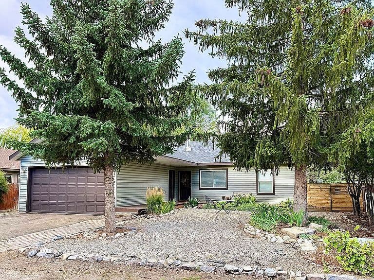 2221 Winterhaven Dr photo 2