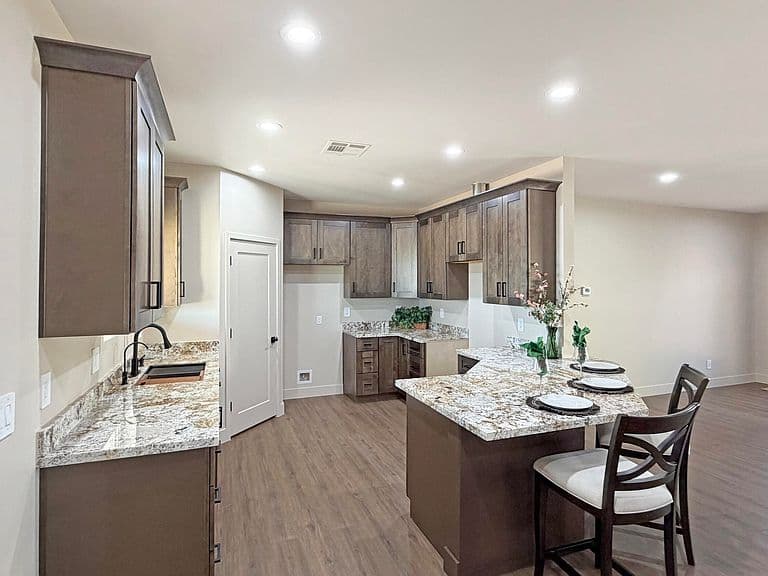 36637 W HADLEY Street photo 4