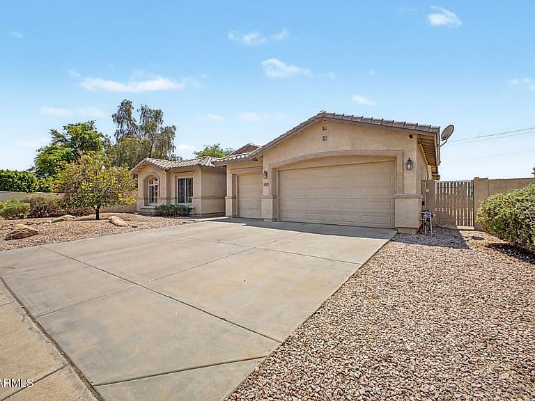 1414 N ROBIN Lane photo 3