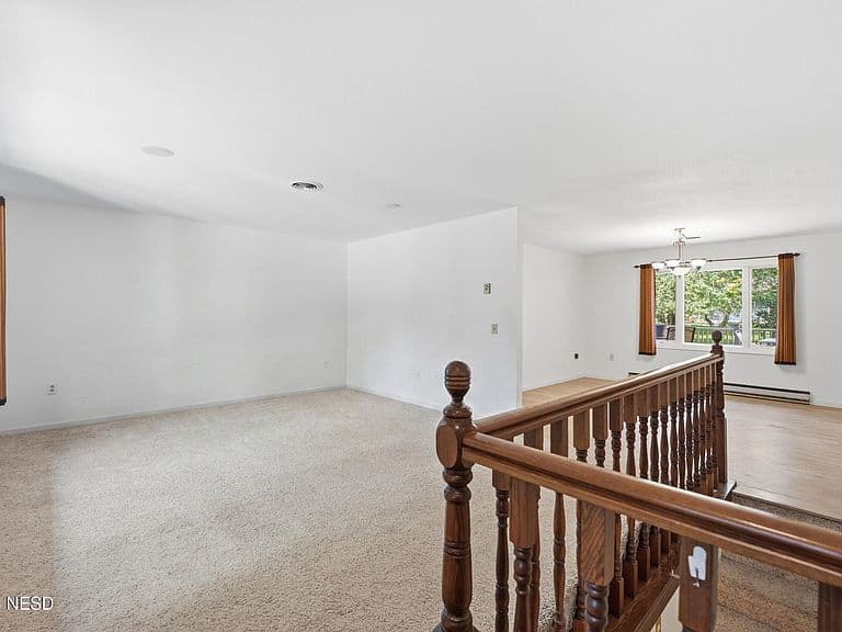 1709 Bruhn Ave NE photo 3