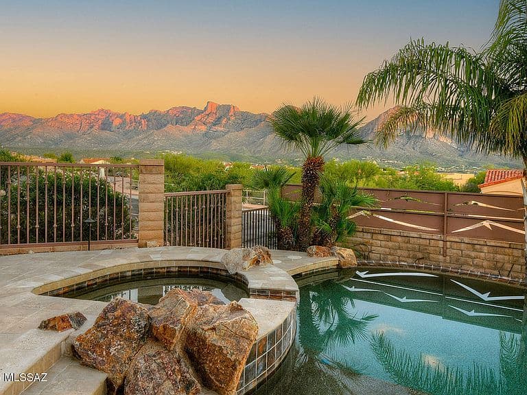 11158 N Pusch Ridge Vistas Dr photo 1