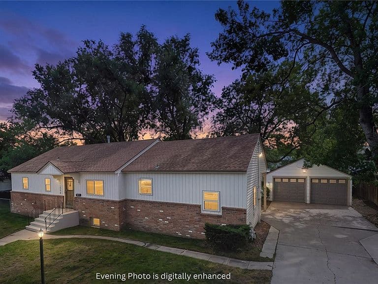 1530 Lewis Ave photo 1