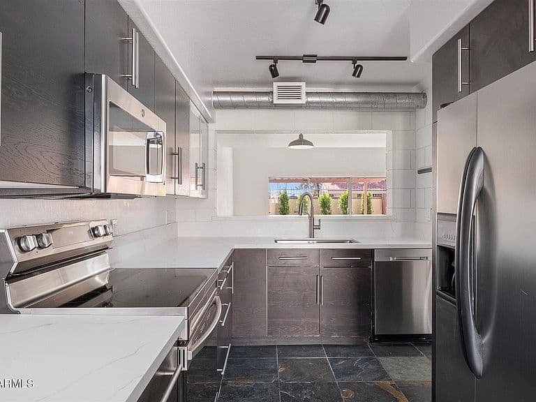 2021 E SOLANA Drive photo 2
