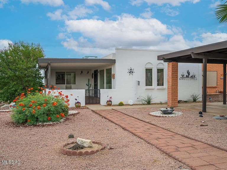 432 N Calle De Lumbre photo 1