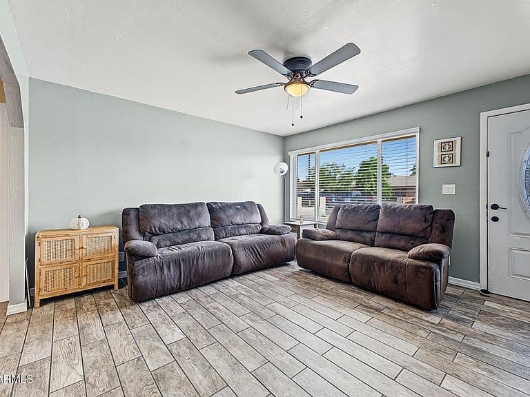2212 N 47th Drive photo 5