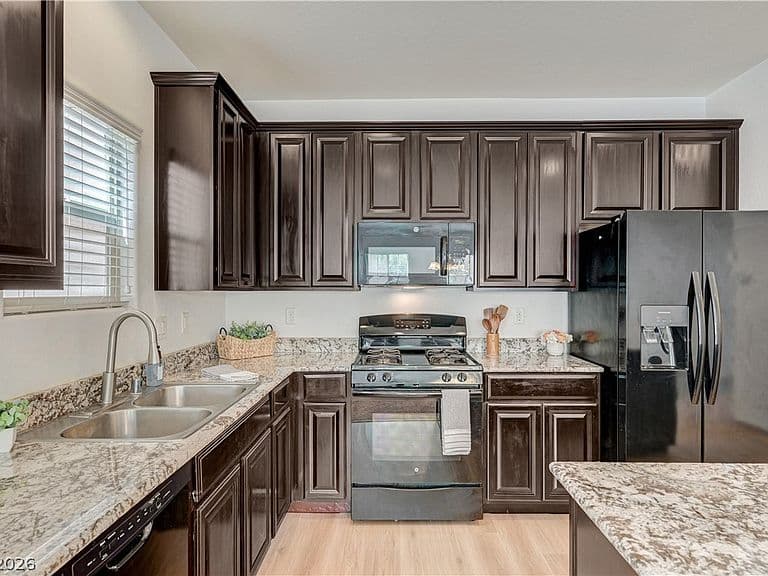 7760 Petite Pillar Ct photo 2