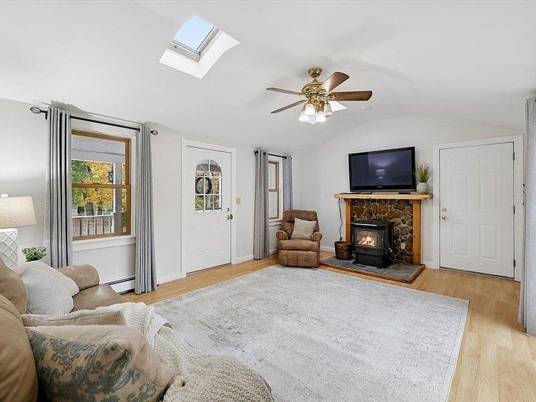 321 Concord Road photo 2