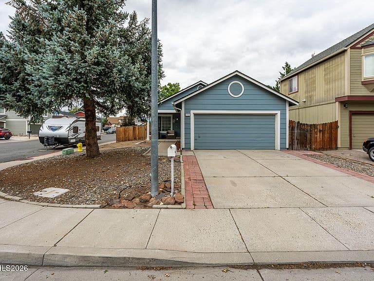 1717 Bluehaven Dr photo 3