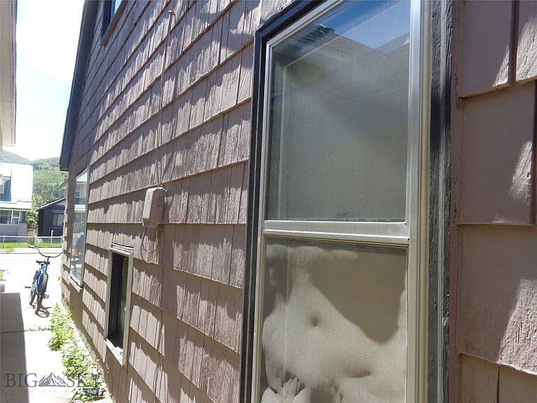 614 W Park Ave photo 4