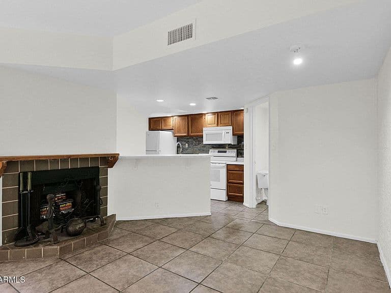 3228 W GLENDALE Avenue #126 photo 5