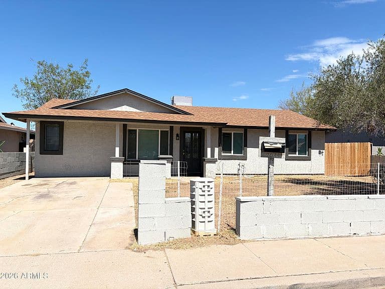 2044 W ROESER Road photo 1