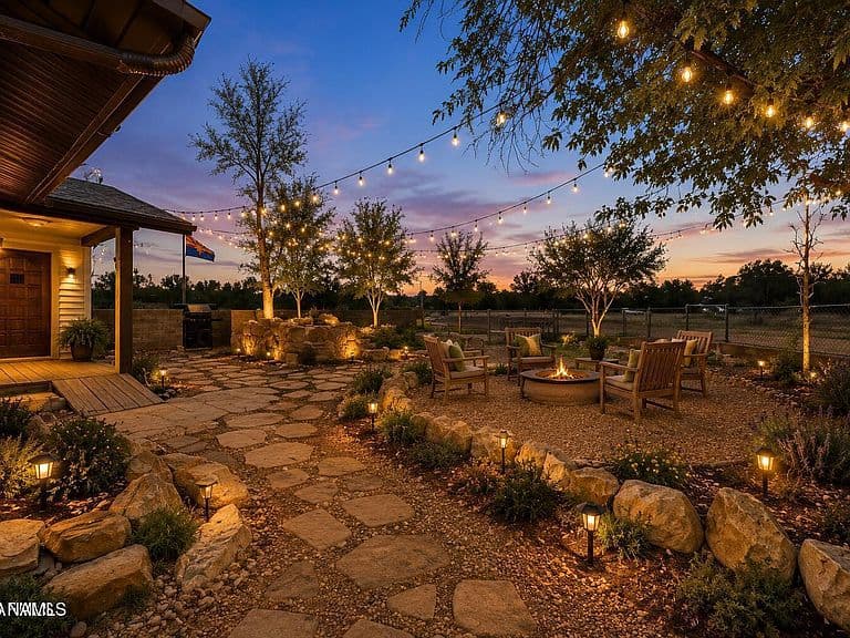 3834 E Serrana Ct photo 1