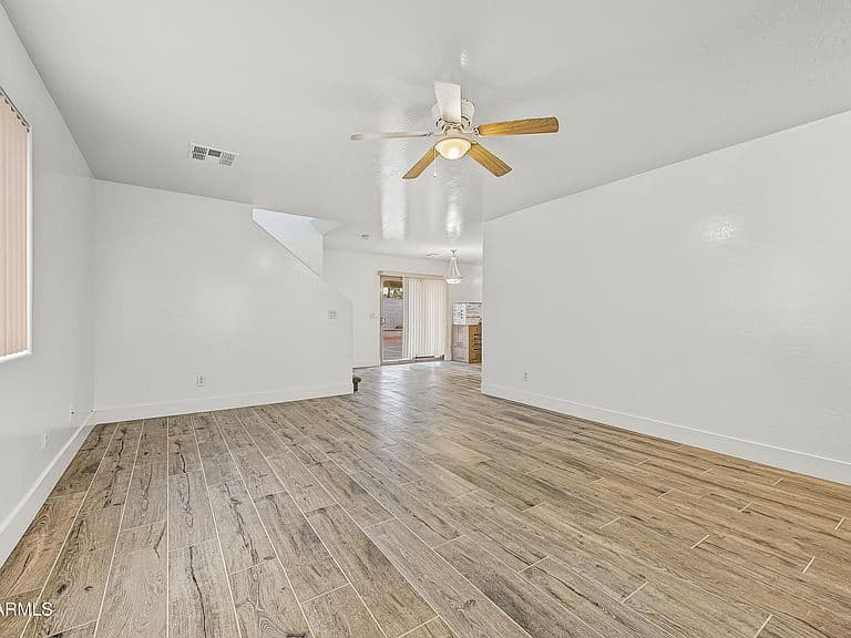 22040 W YAVAPAI Street photo 5
