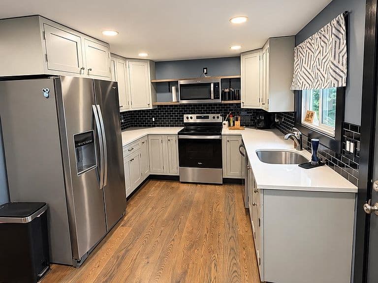 105 Oakwood Drive photo 4