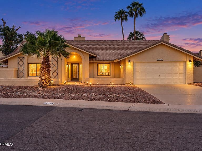 15825 N 45TH Street photo 2