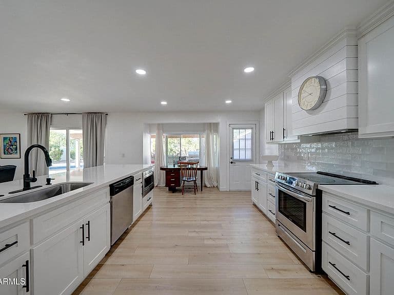 7611 E BONITA Drive photo 2