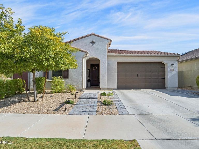 9947 E THORNBUSH Avenue photo 3