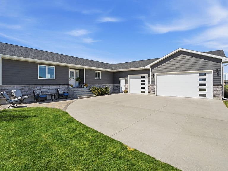 3308 Canal Cir photo 1