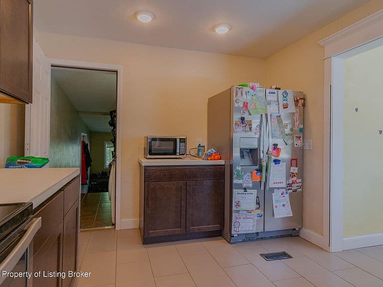 346 5th St W photo 3