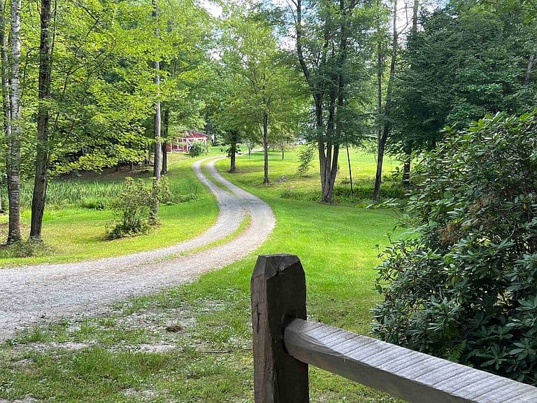 548 Crow Hill Road photo 2