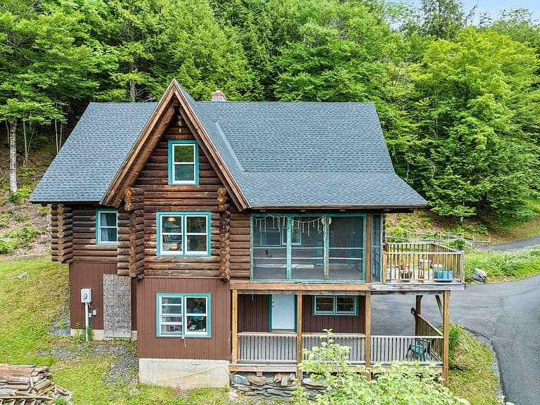 384 West Street photo 1