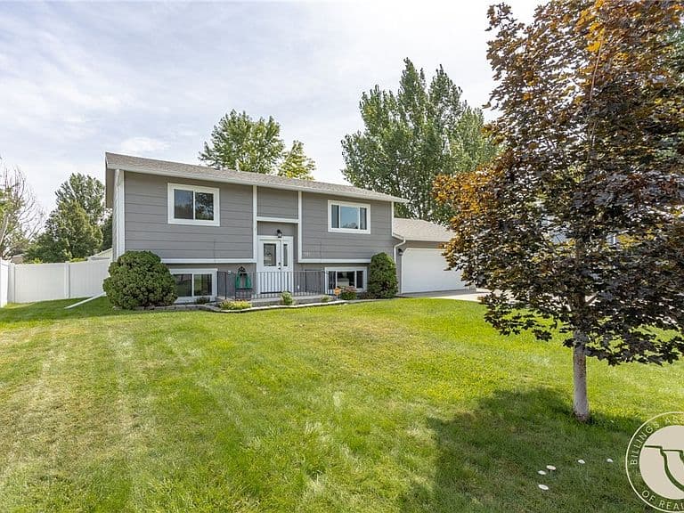 715 Torch Dr photo 2