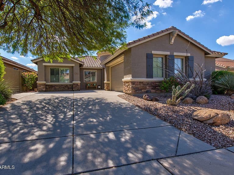 2553 W COYOTE CREEK Drive photo 1