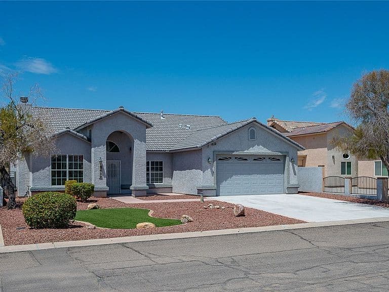 5629 S Desert Lakes Drive photo 2