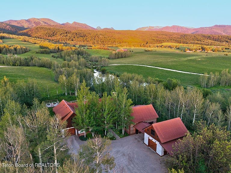 2815 N Black Sheep Farm Rd photo 3