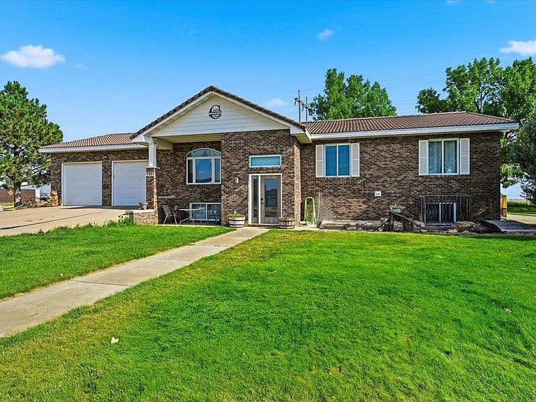 1301 Hilltop Cir photo 1