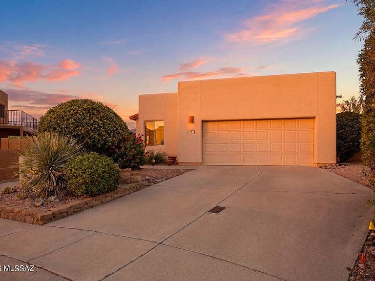 1233 W Crystalline Way photo 3