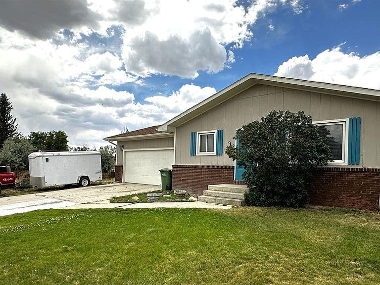 3201 Fir Dr photo 3