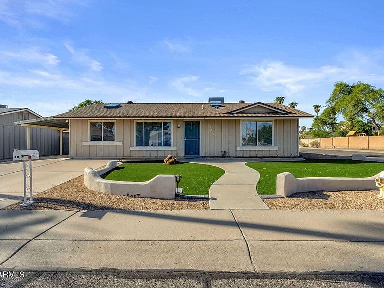 3526 E ANDERSON Drive photo 2