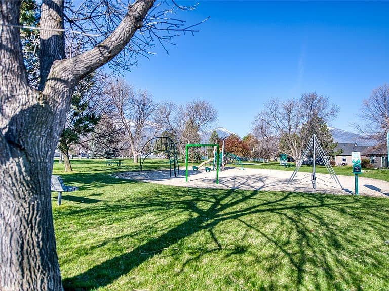 105 Rosewood Ct photo 3